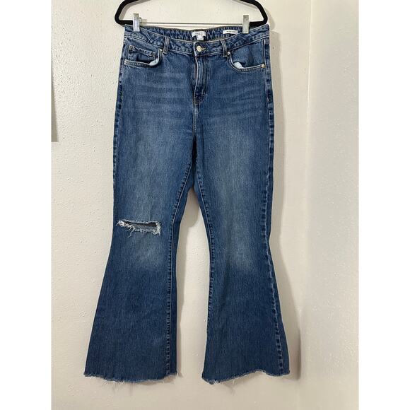 Forever 21 medium wash Mid Rise Flare size 31 - Picture 2 of 8